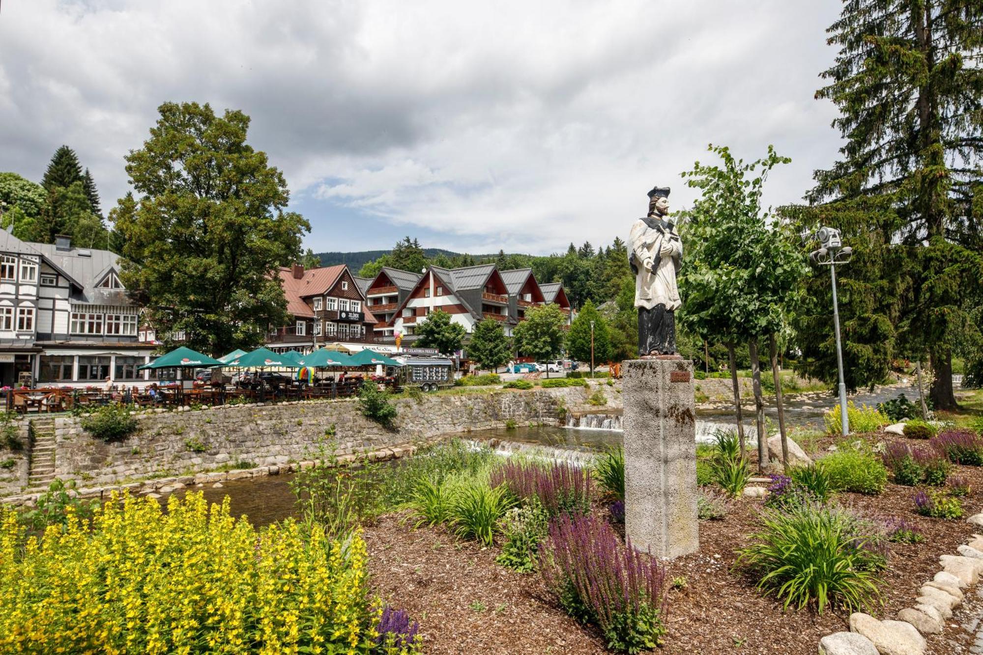 Hotel Lomnice Spindleruv Mlyn Exterior photo